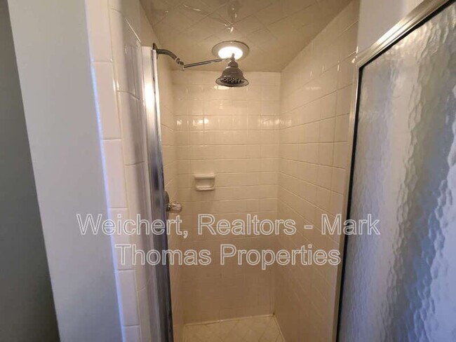 Building Photo - 110 Topsail Ct