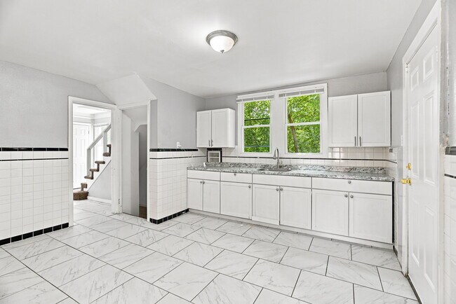 Building Photo - 11867 Elmdale St