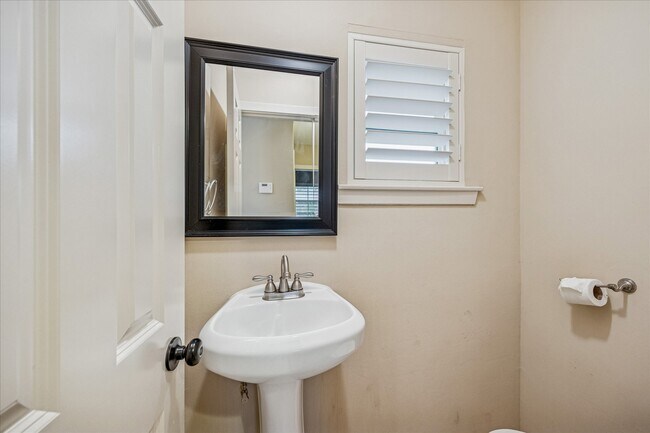 Building Photo - 9106 Riddlewood Ln