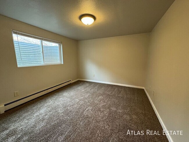 Building Photo - 2340 King St