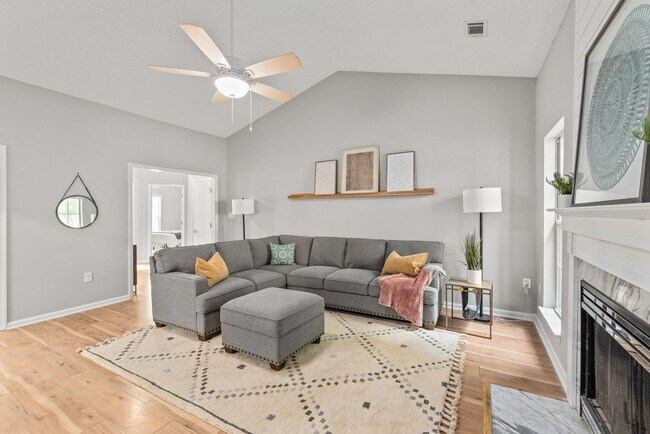 Building Photo - Beautifully Remodeled 4BR Ranch in Matthews