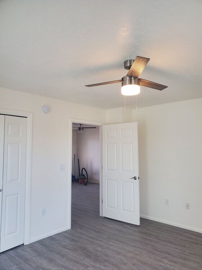 Building Photo - 2117 Coal Ave SE