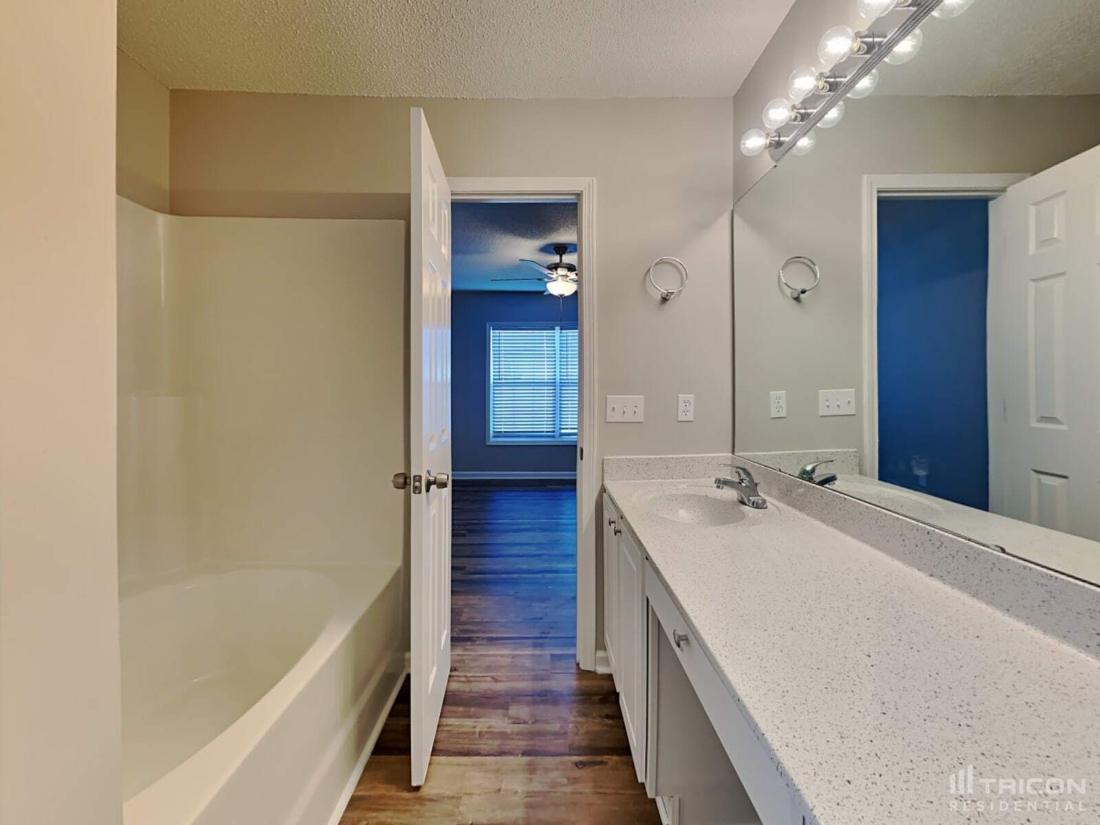 Building Photo - 455 Hunters Crossing Dr
