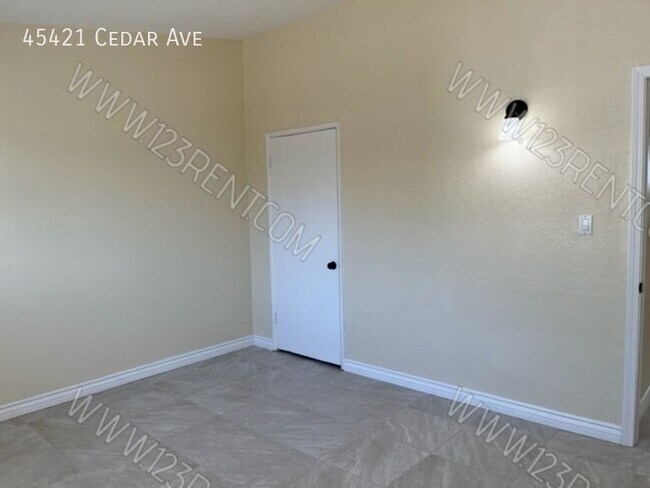 Building Photo - 45421 Cedar Ave