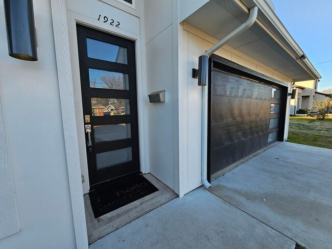 Building Photo - COMING SOON. Rare Gem in Trinity Groves with 2 Master Suites!
