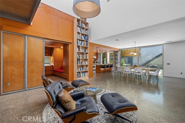 Building Photo - 604 33rd St