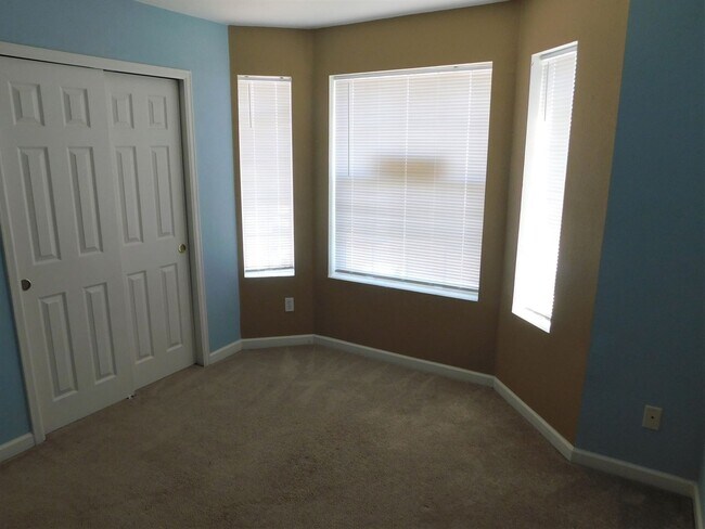 Building Photo - 3 Bed | 2 Bath | 1,264 sq ft | Littleton, CO  **Available Mid August**