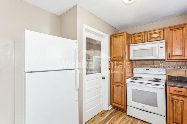 Building Photo - 2 bedroom 1 bath home