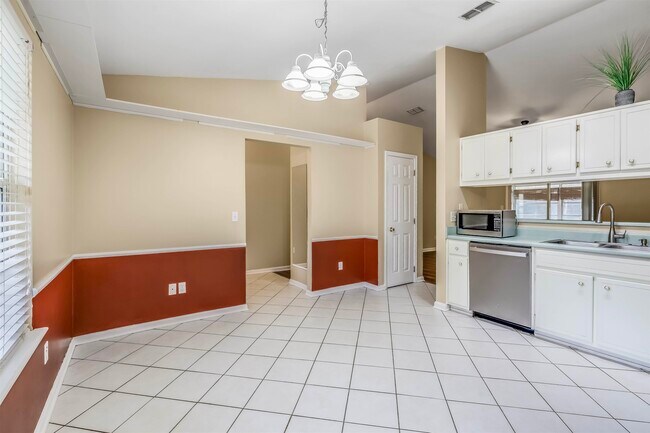 Building Photo - 8524 Bannerman Bluff Dr