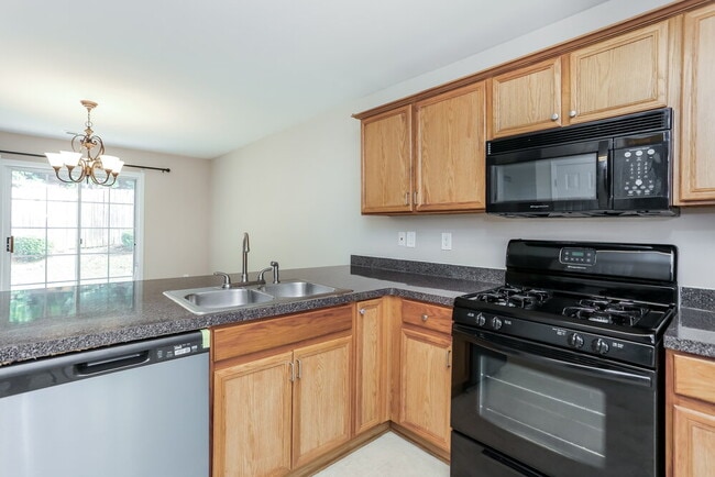 Building Photo - 47 Highland Falls Dr