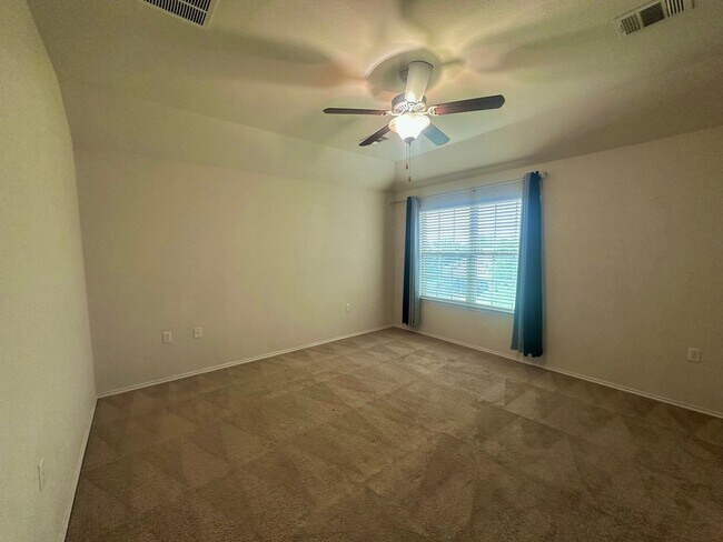 Building Photo - 3 Bed 2 Bath in Austin Tx
