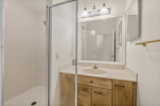 Building Photo - 604 Parkside Pl