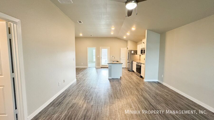 Building Photo - 3219 Abbeville Ave