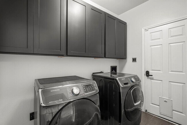 Building Photo - 4405 Bandice Ln