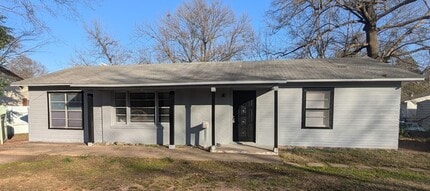 Building Photo - Coming soon! 3 Bedroom