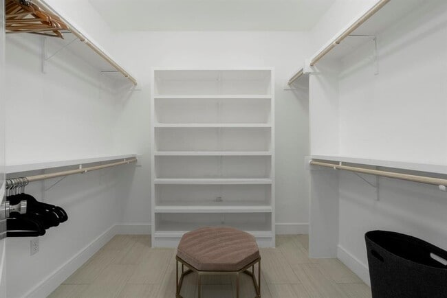 Building Photo - 1148 Webberville Rd