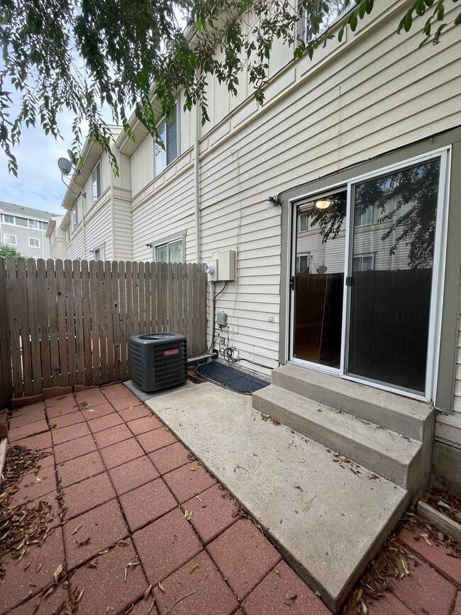 Building Photo - Charming 3-Bedroom Home in Victoria Place neighborhood! MOVE IN SPECIAL!!