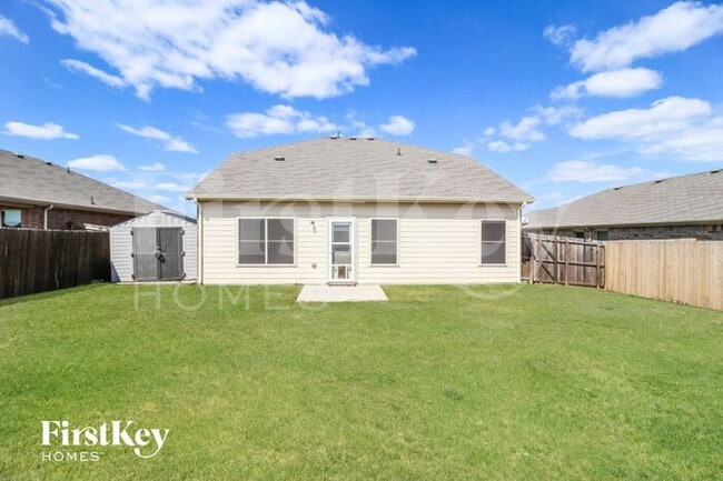Building Photo - 309 Plum Dr
