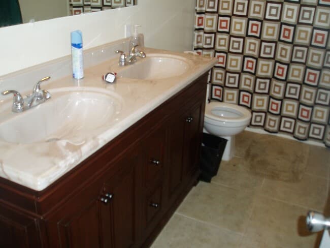 Building Photo - 5 Bedroom 3 Bath home close to ASU - POOL AND TURF BACKYARD