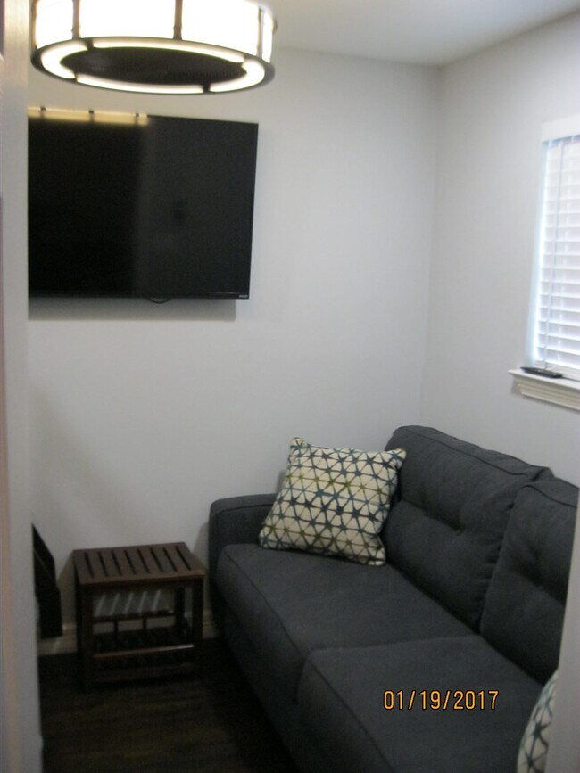 Building Photo - 125 E Morningside Dr