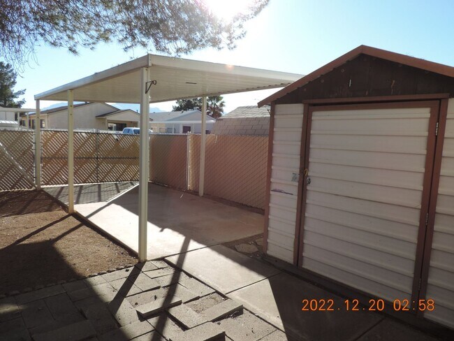 Building Photo - Desert Shadows Community