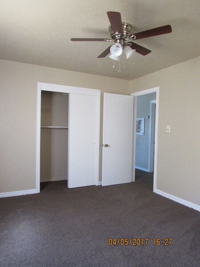 Building Photo - Pet Friendly :) SECTION 8 ACCEPTED!