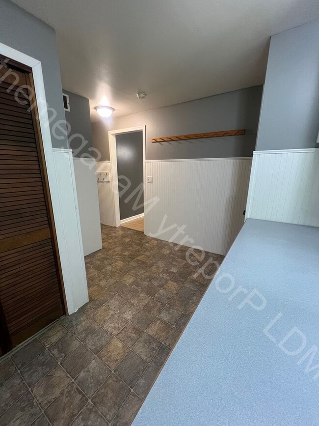 Building Photo - Country Oasis 3 bed 2 bath home