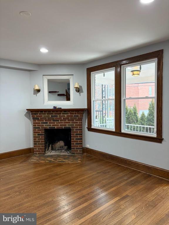 Building Photo - 223 Ingraham St NW