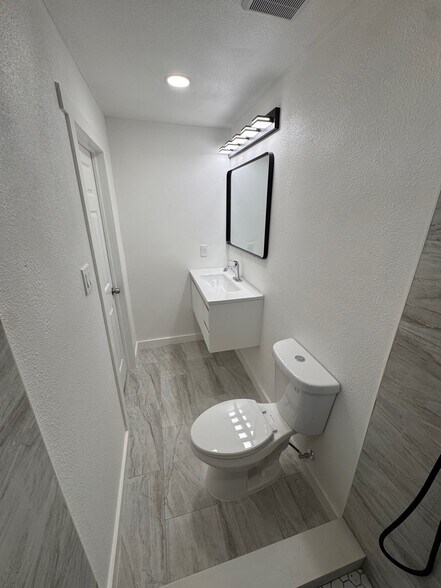 Master Bathroom - 2429 Sandy Ln