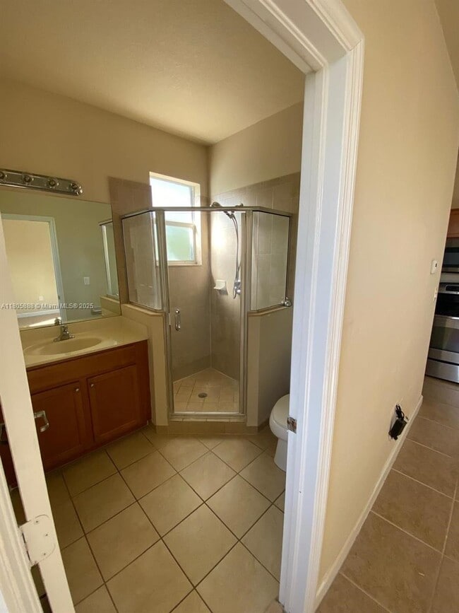 Building Photo - 9253 SW 169th Ave