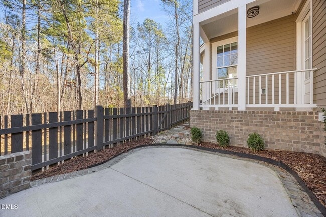 Building Photo - 916 Noisette Ct