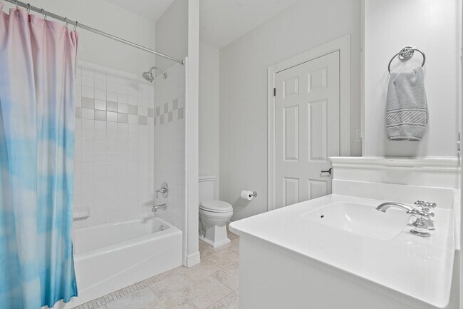 Building Photo - 6636 Dogwood Creek Dr