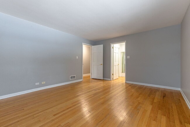 Building Photo - 996 Castlegate Ct