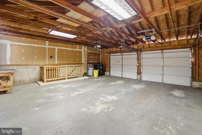 Building Photo - 26 Dover Ln