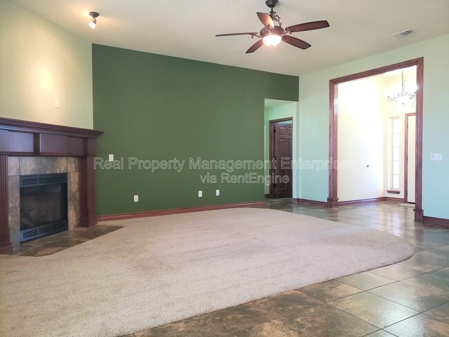 Building Photo - 329 Madison Pl Dr