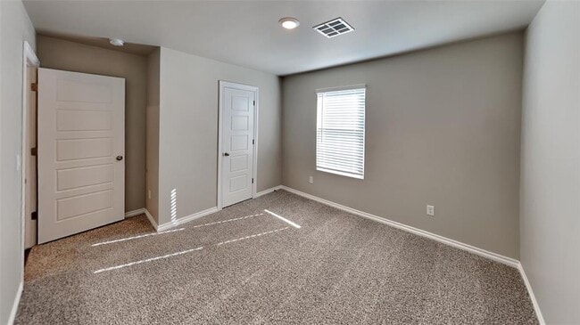 Building Photo - 2733 Dennis Dr
