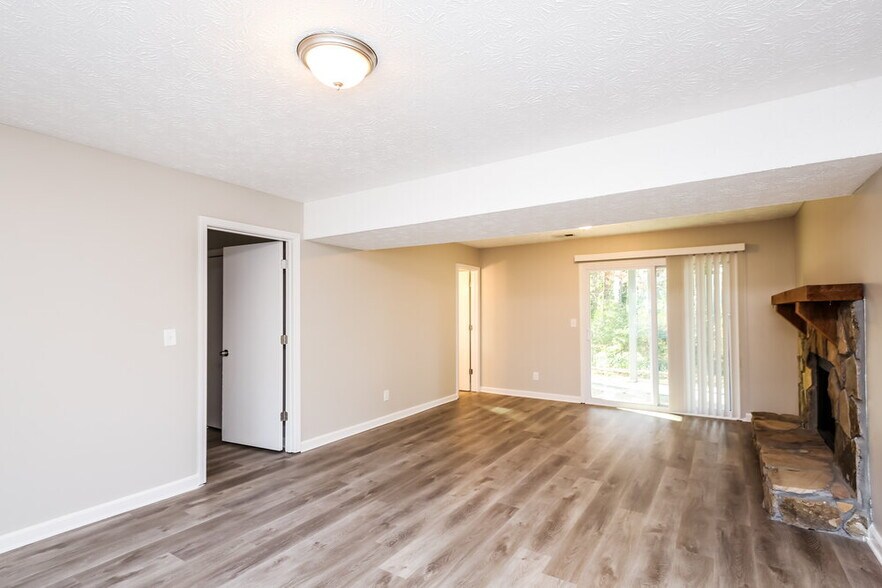 Building Photo - 5375 Olde Mill Dr NE