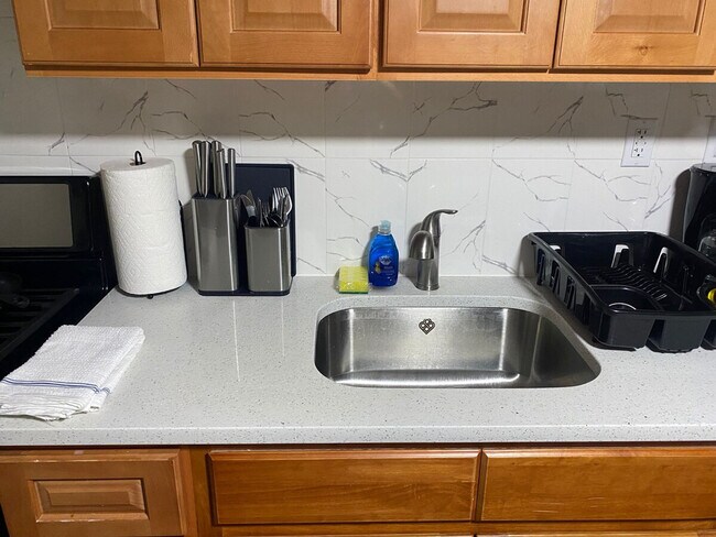 Building Photo - 4105 Fort Hamilton Pkwy