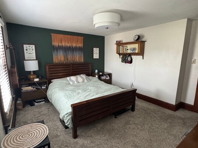 Building Photo - 265 E Markison Ave