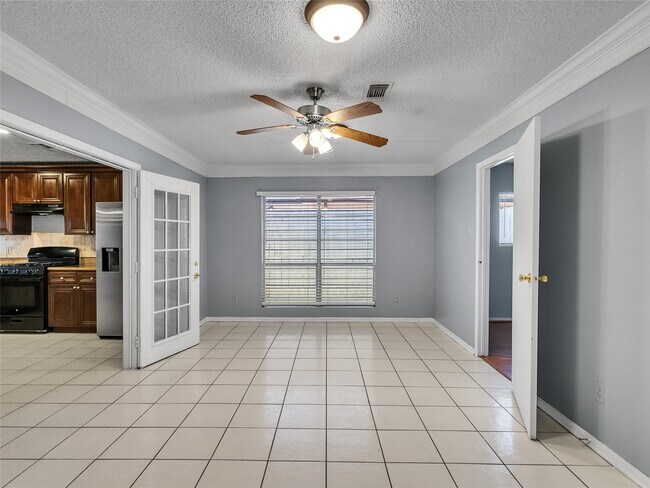 Building Photo - 10919 Pigeonwood Dr