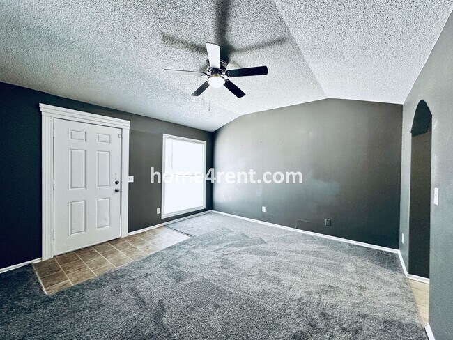 Building Photo - Updated 3 Bed, 2 Bath Ranch Home near Downtown Olathe!