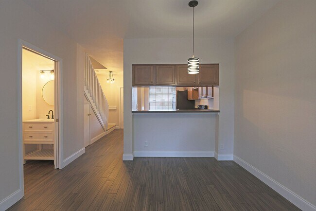 Building Photo - Cypress Landing 8291