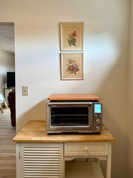 Breville oven & Air Fryer - 2715 Sheridan St NW