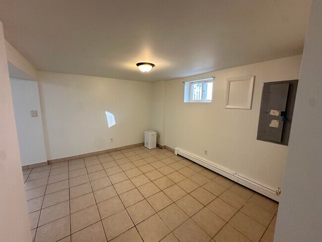 Building Photo - 443 Westminster Pl