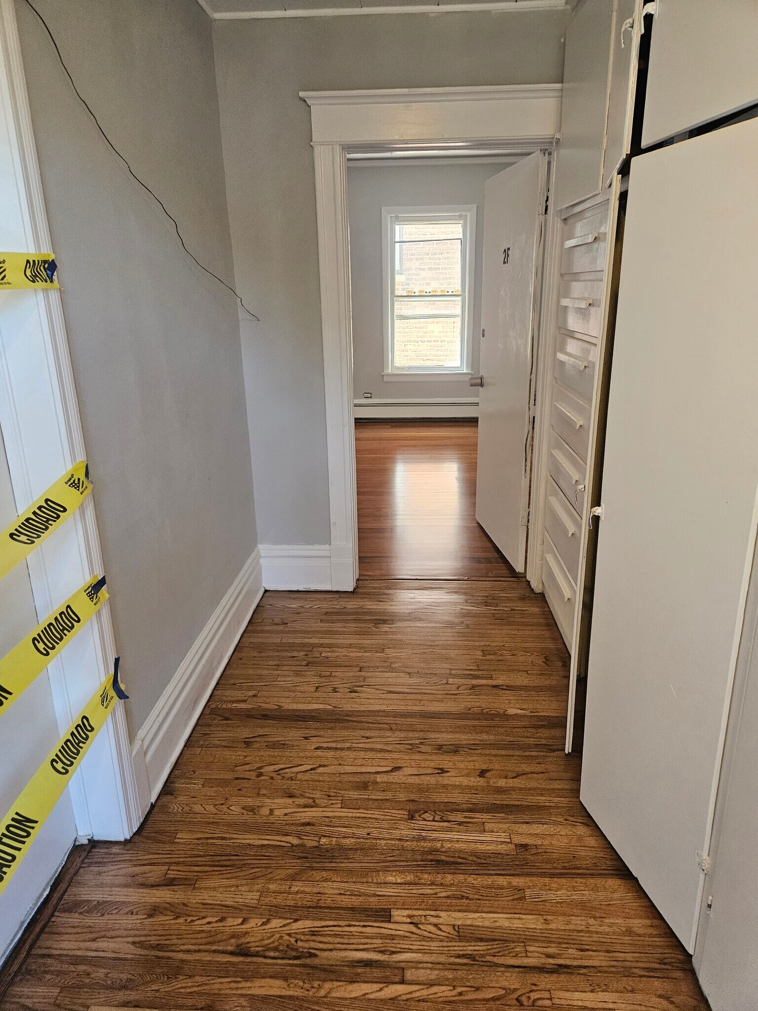 Building Photo - 6040 N Avondale Ave