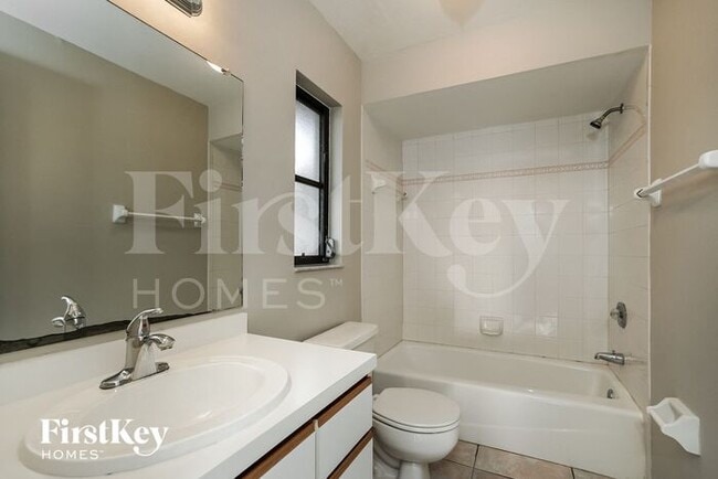 Building Photo - 2022 NW 9th St