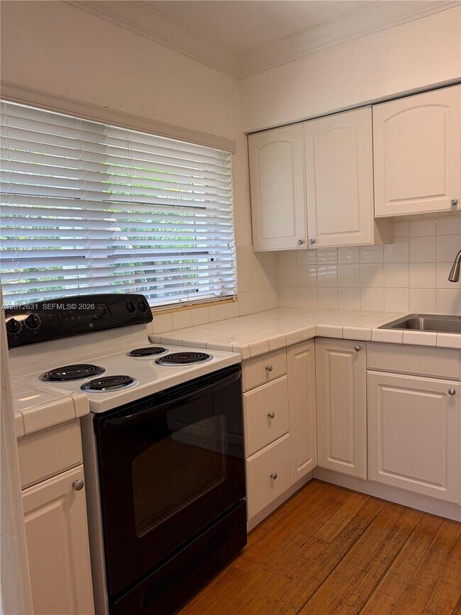 Building Photo - 3923 Segovia St