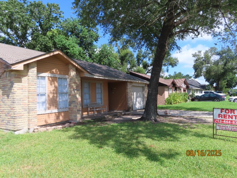 Building Photo - 12307 Currin Forest Dr