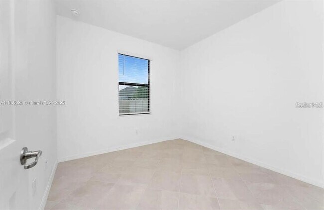 Building Photo - 16851 Cayo Key Dr