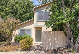 Building Photo - 9524 Quail Village Ln